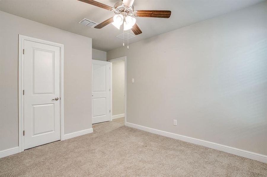 Spacious, unfurnished interior of a new home in , Burleson (Image 29).