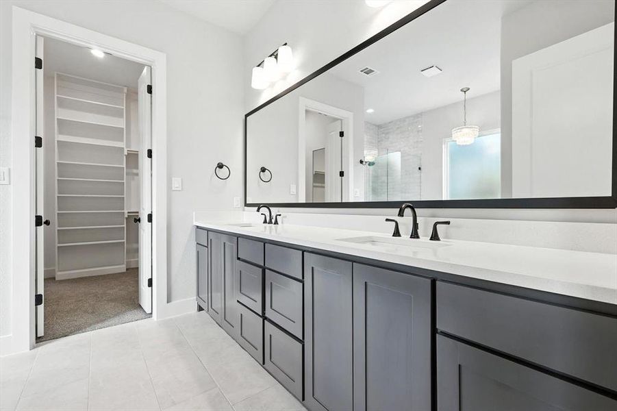 Furnished interior view inside a new home in , Waxahachie (Image 6).