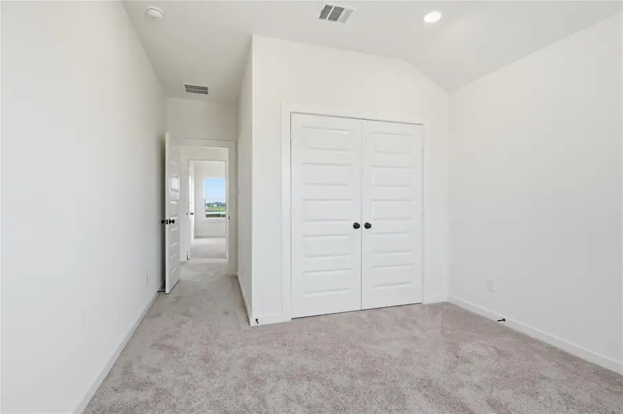 Spacious, unfurnished interior of a new home in Foxtail Palms, Manvel (Image 20). Spacious, unfurnished interior of a new home in Foxtail Palms, Manvel (Image 20).