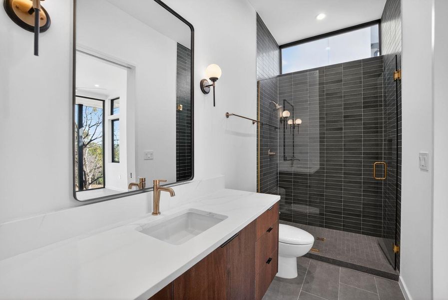 3rd bedroom ensuite bath