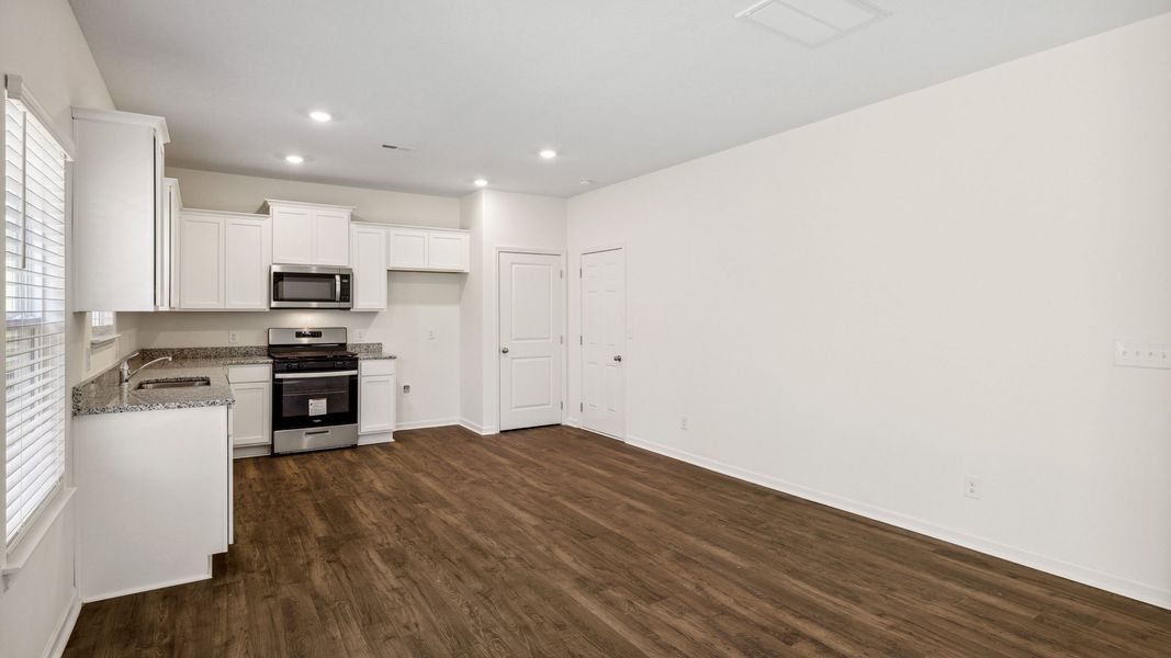 Spacious, unfurnished interior of a new home in The Hideaway at Fox Meadows, Bluff City (Image 14).