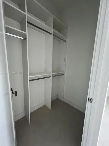 Spacious, unfurnished interior of a new home in , Hollywood (Image 17).