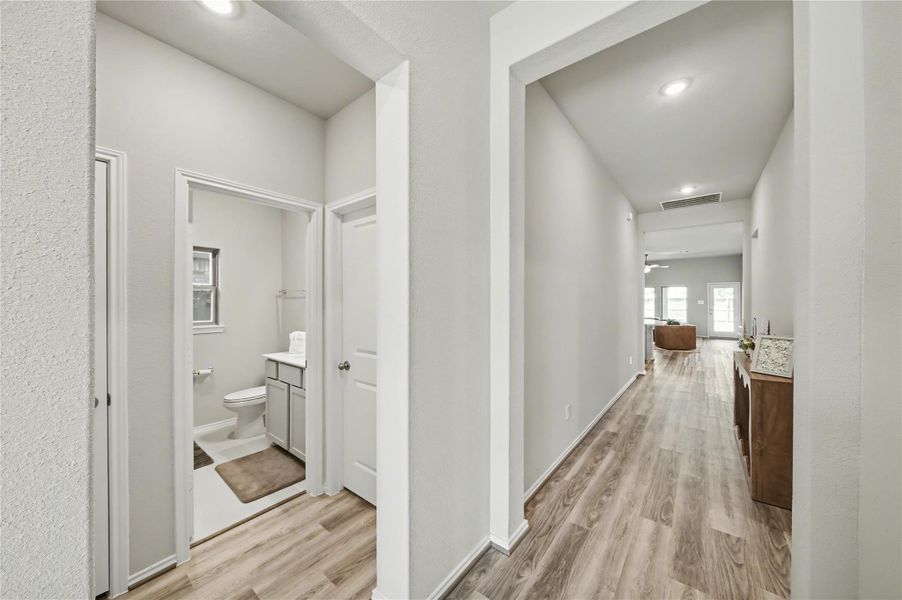 Spacious, unfurnished interior of a new home in Candela, Richmond (Image 25).