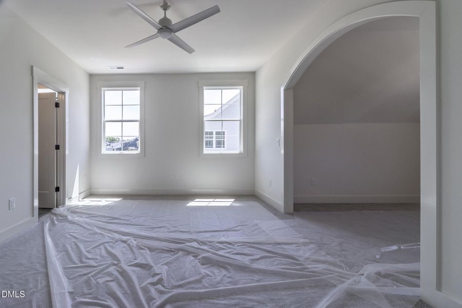300_MEADOW_WALK_DR_INTERIOR_54