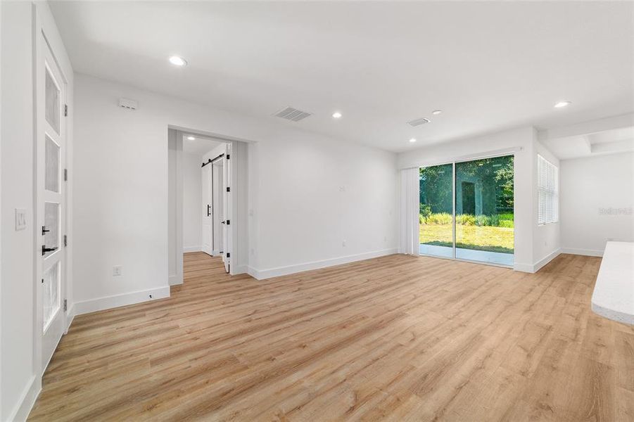 Spacious, unfurnished interior of a new home in , Ocala (Image 44).