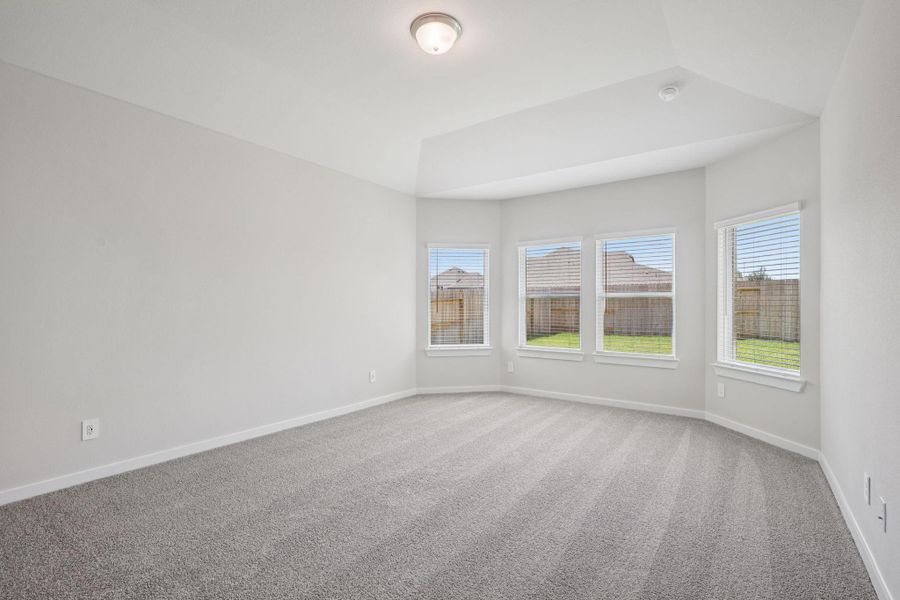 Spacious, unfurnished interior of a new home in Kingdom Heights, Rosenberg (Image 39).