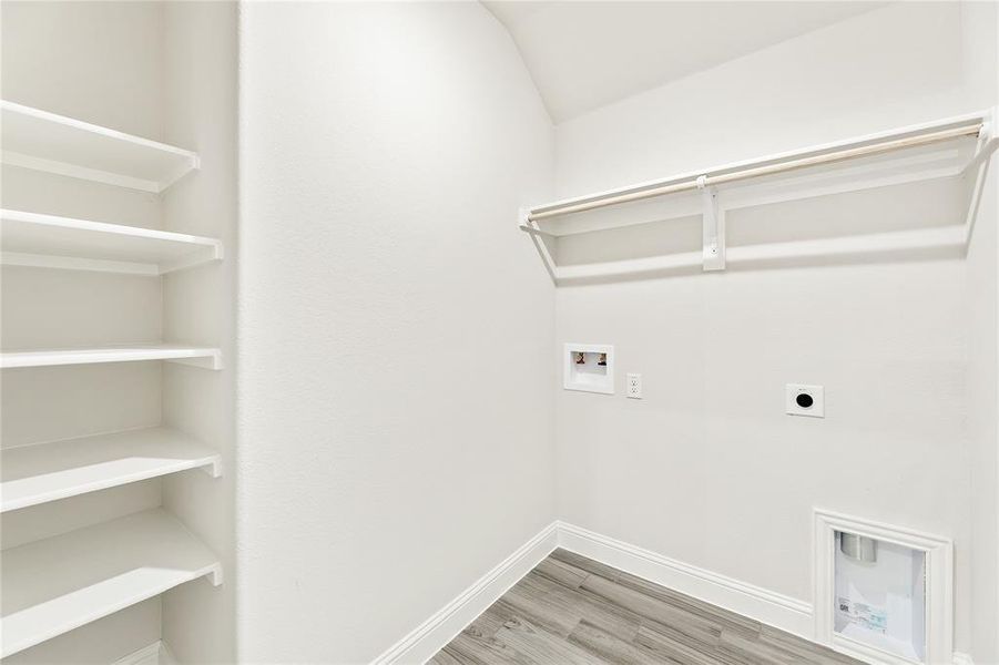 Spacious, unfurnished interior of a new home in Sunrise at Garden Valley, Waxahachie (Image 31). Spacious, unfurnished interior of a new home in Sunrise at Garden Valley, Waxahachie (Image 31).