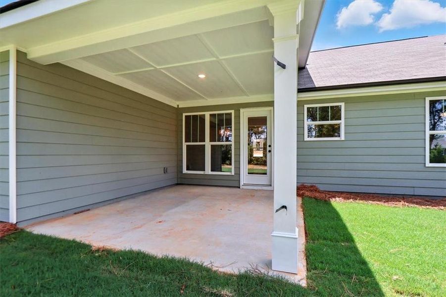 Exterior details and patio area of a home in , Hartwell (Image 29).