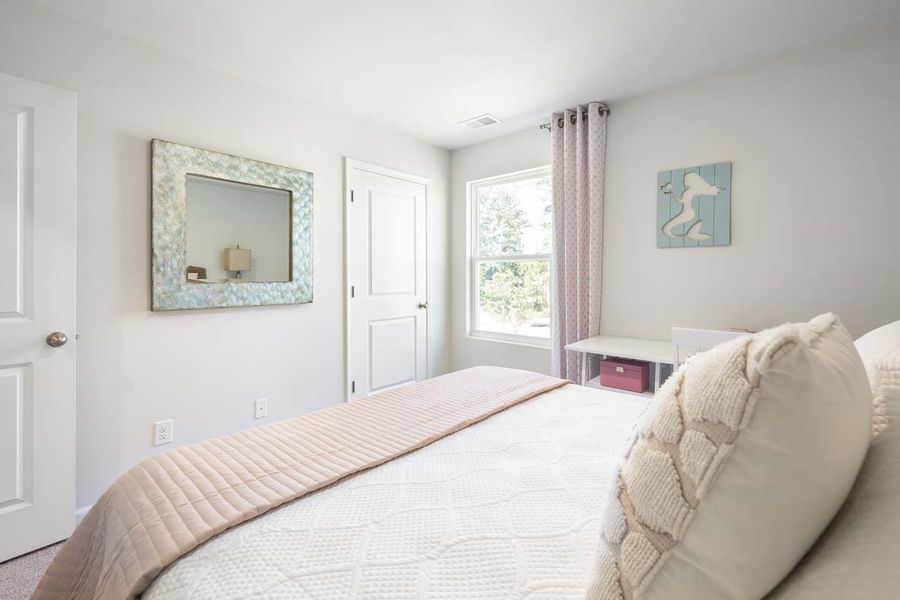 Representative furnished interior of a home built from the GALEN by D.R. Horton in The Pines at New Hampstead, Savannah (Image 43).