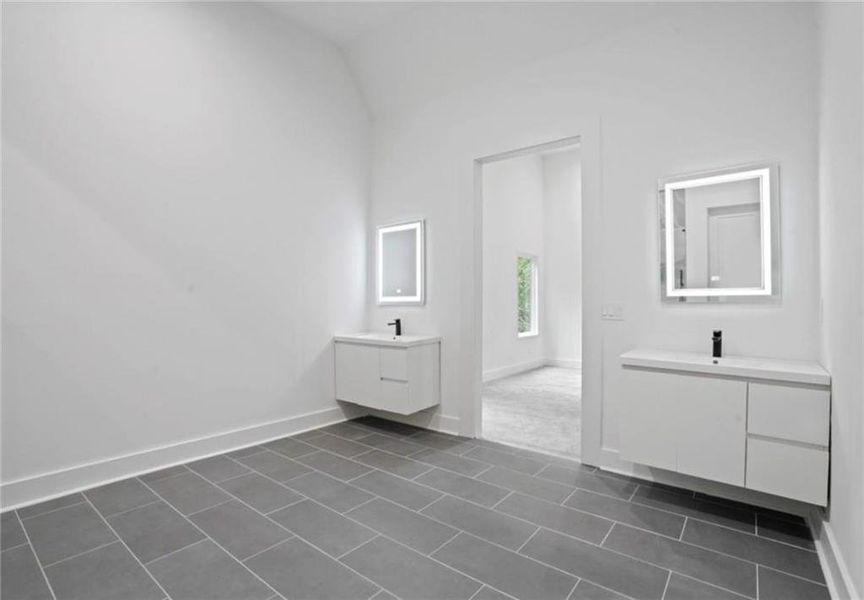 Spacious, unfurnished interior of a new home in , Decatur (Image 19).