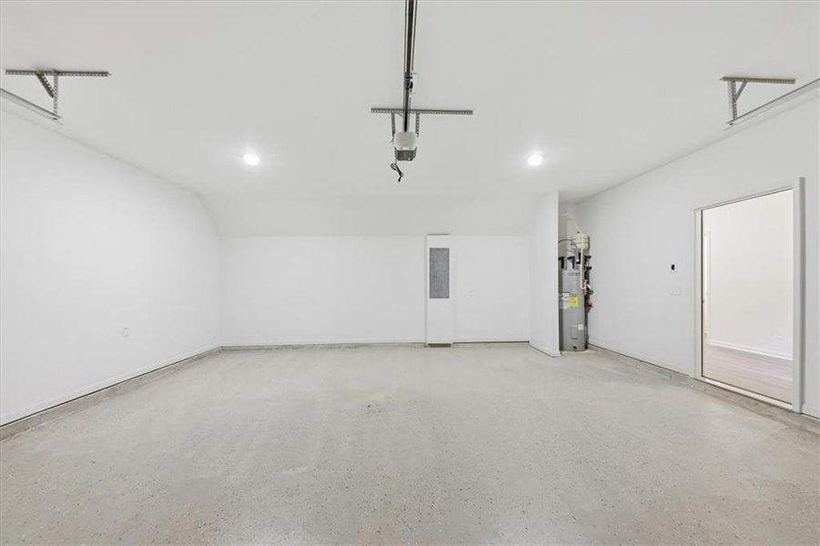 Spacious, unfurnished interior of a new home in , Carrollton (Image 42).
