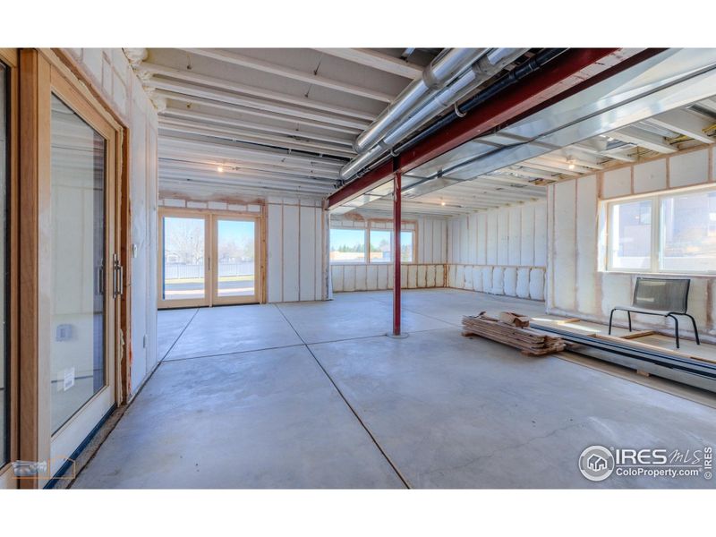 Spacious, unfurnished interior of a new home in , Lafayette (Image 30).