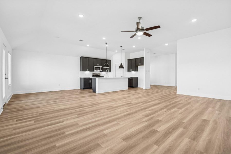 Spacious, unfurnished interior of a new home in Lago Mar, Santa Fe (Image 13).
