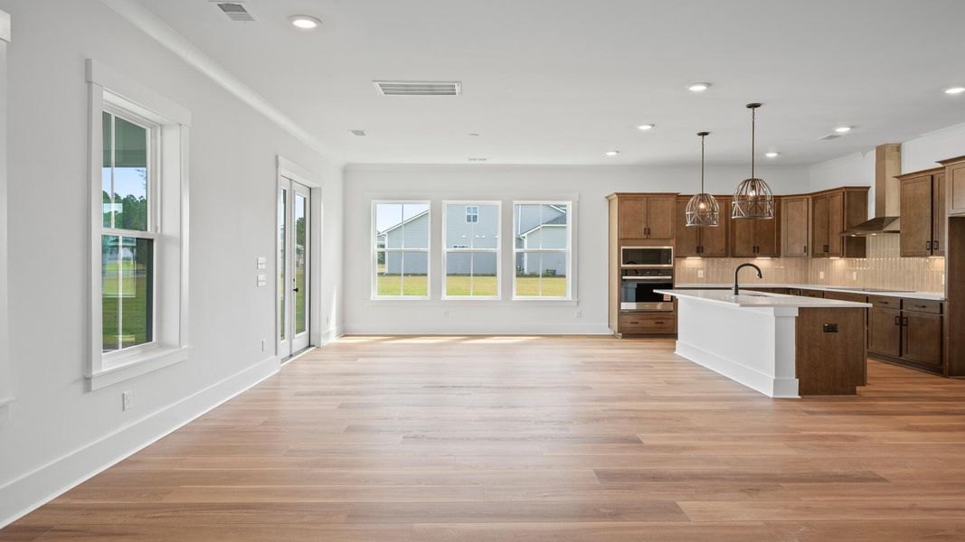 Spacious, unfurnished interior of a new home in Pamlico Terrace, Awendaw (Image 9).