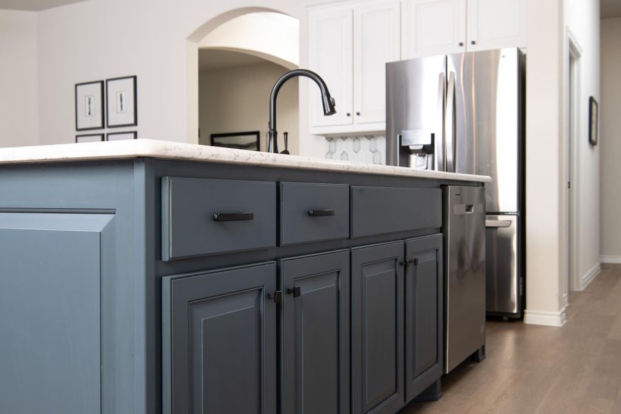 Kitchen | Concept 2464 at Villages of Walnut Grove in Midlothian, TX by Landsea Homes