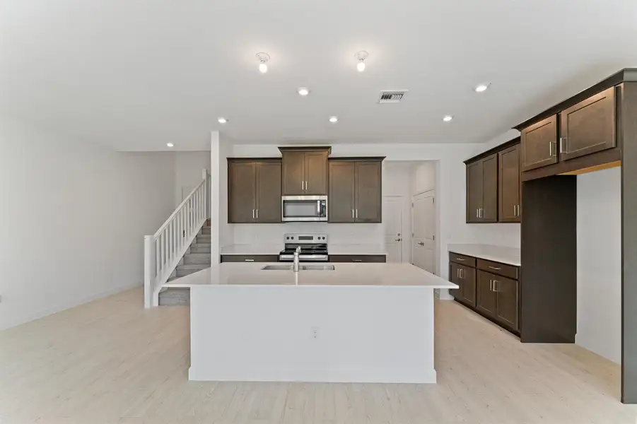 US_SEF_Dakota_Lot 85_Kitchen