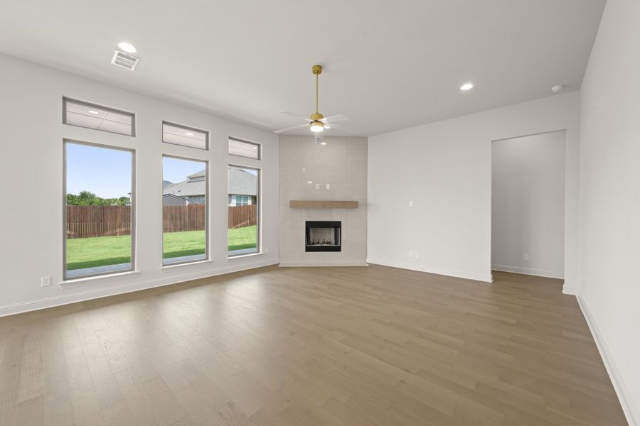 Spacious, unfurnished interior of a new home in Hayes Crossing, Midlothian (Image 20).