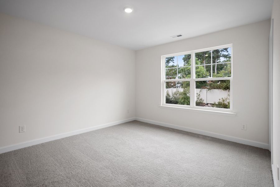 Spacious, unfurnished interior of a new home in Georgias Landing, Raleigh (Image 30).