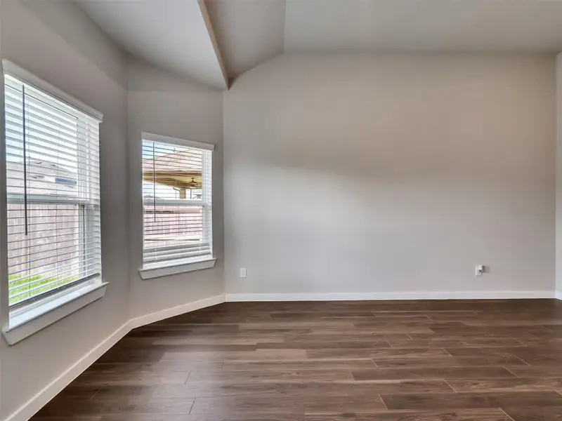 Spacious, unfurnished interior of a new home in , La Marque (Image 27).