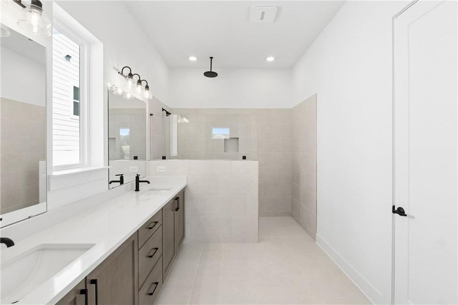 Furnished interior view inside a new home in , Gainesville (Image 6).