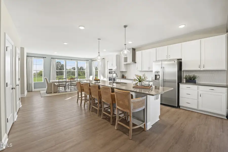 P_RAL_AXS_Julianne_INT_KIT_1