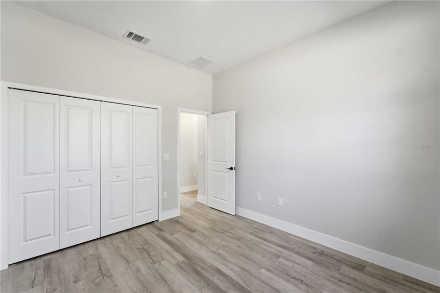 Spacious, unfurnished interior of a new home in , Ocala (Image 21).