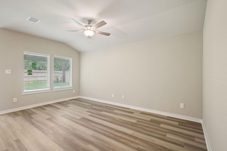 Spacious, unfurnished interior of a new home in Massey Oaks - Premier Series, Pearland (Image 22).