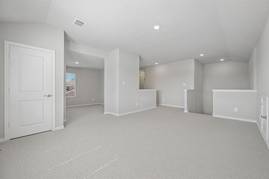 Spacious, unfurnished interior of a new home in Lakehaven - Signature Series, Farmersville (Image 35).