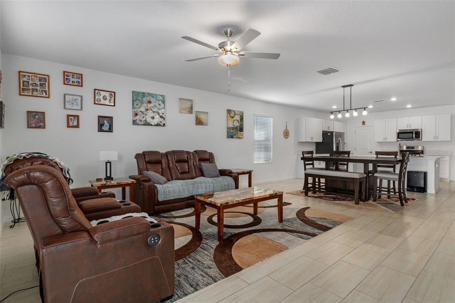 Furnished interior view inside a new home in , Land O' Lakes (Image 16).