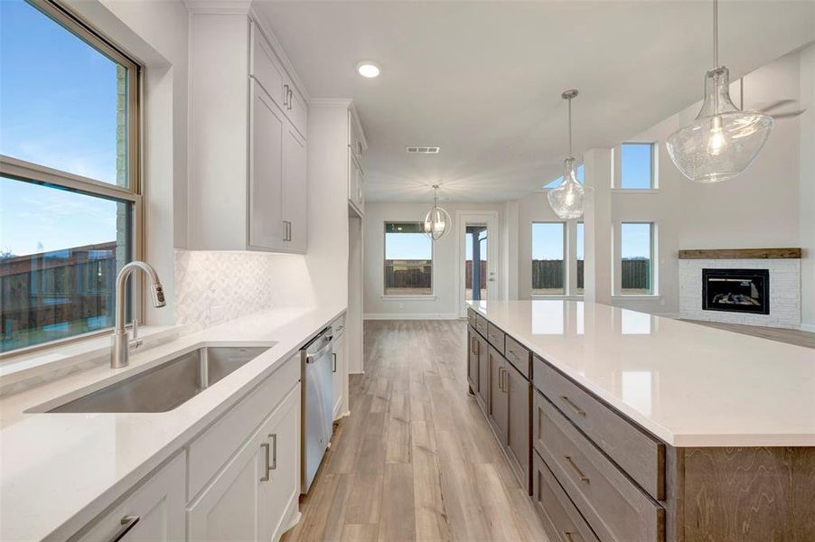 Furnished interior view inside a new home in Myrtle Creek, Waxahachie (Image 12). Furnished interior view inside a new home in Myrtle Creek, Waxahachie (Image 12).
