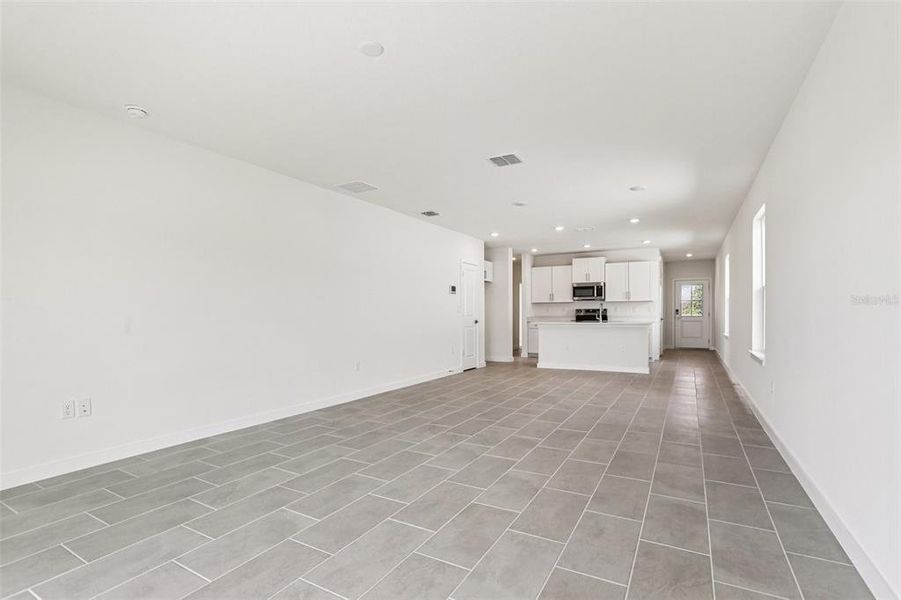 Spacious, unfurnished interior of a new home in Willowbrook North, Winter Haven (Image 30). Spacious, unfurnished interior of a new home in Willowbrook North, Winter Haven (Image 30).