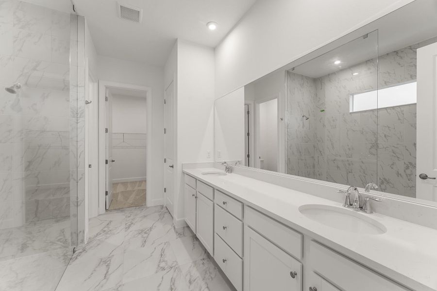 US_SEF_CANOPY_LOT 54_OWNERS BATH 2