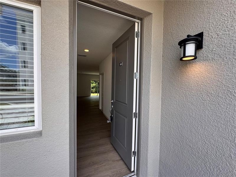 Exterior details and patio area of a home in , Orlando (Image 17).