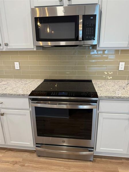 Close-up of interior finishes inside a home in Lugano, Gainesville (Image 16).