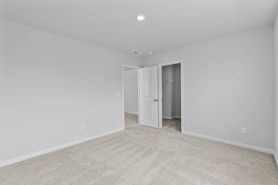 Spacious, unfurnished interior of a new home in Hanes Lake, Winston-Salem (Image 34).