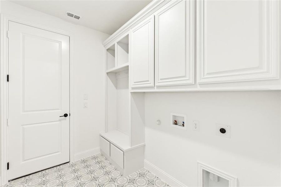 Furnished interior view inside a new home in Chaparral Park, Oak Point (Image 14).