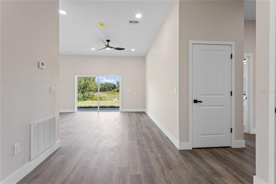 Spacious, unfurnished interior of a new home in , Leesburg (Image 21).