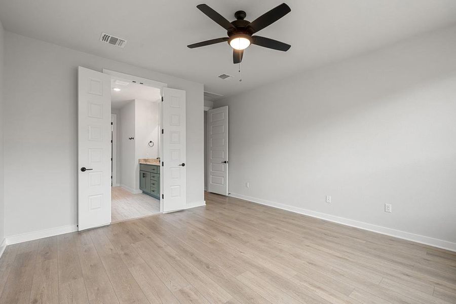 Spacious, unfurnished interior of a new home in Heritage, Dripping Springs (Image 37). Spacious, unfurnished interior of a new home in Heritage, Dripping Springs (Image 37).