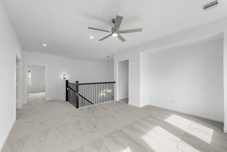 Spacious, unfurnished interior of a new home in Briarwood Crossing, Rosenberg (Image 23).