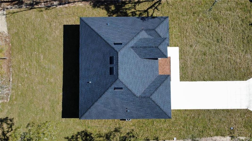 Exterior details and patio area of a home in , Citrus Springs (Image 24).