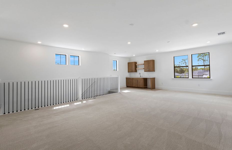 Spacious, unfurnished interior of a new home in Terreno, Naples (Image 23).