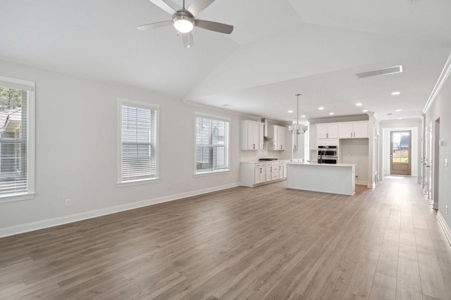 Spacious, unfurnished interior of a new home in Tidewater at Lakes of Cane Bay, Summerville (Image 25).