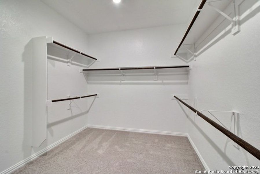 Spacious, unfurnished interior of a new home in Veramendi, New Braunfels (Image 27).