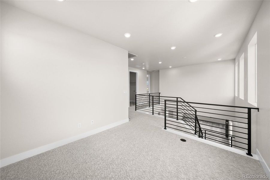 Spacious, unfurnished interior of a new home in Harmony at Sterling Ranch, Littleton (Image 25).