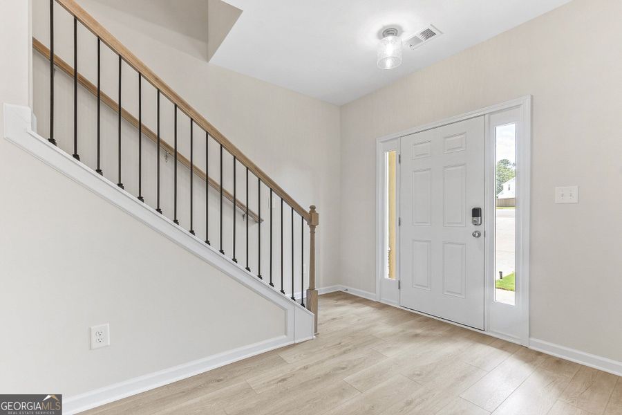 Spacious, unfurnished interior of a new home in Juliette Crossing, Forsyth (Image 95).