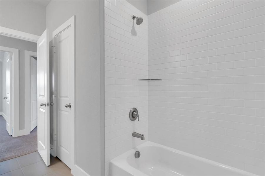 Furnished interior view inside a new home in Ten Mile Creek Estates, DeSoto (Image 12). Furnished interior view inside a new home in Ten Mile Creek Estates, DeSoto (Image 12).
