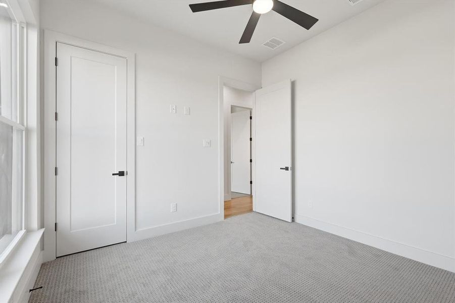 Spacious, unfurnished interior of a new home in , Red Oak (Image 20).