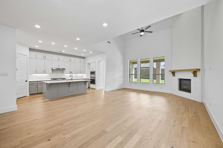 Spacious, unfurnished interior of a new home in Sandbrock Ranch: 50ft. lots, Aubrey (Image 16). Spacious, unfurnished interior of a new home in Sandbrock Ranch: 50ft. lots, Aubrey (Image 16).