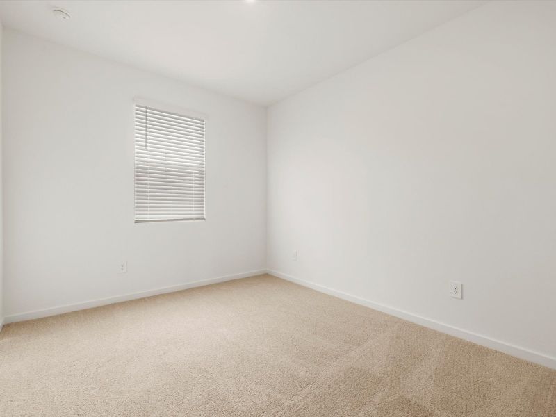 Spacious, unfurnished interior of a new home in San Tan Groves - Classic Series, San Tan Valley (Image 8).