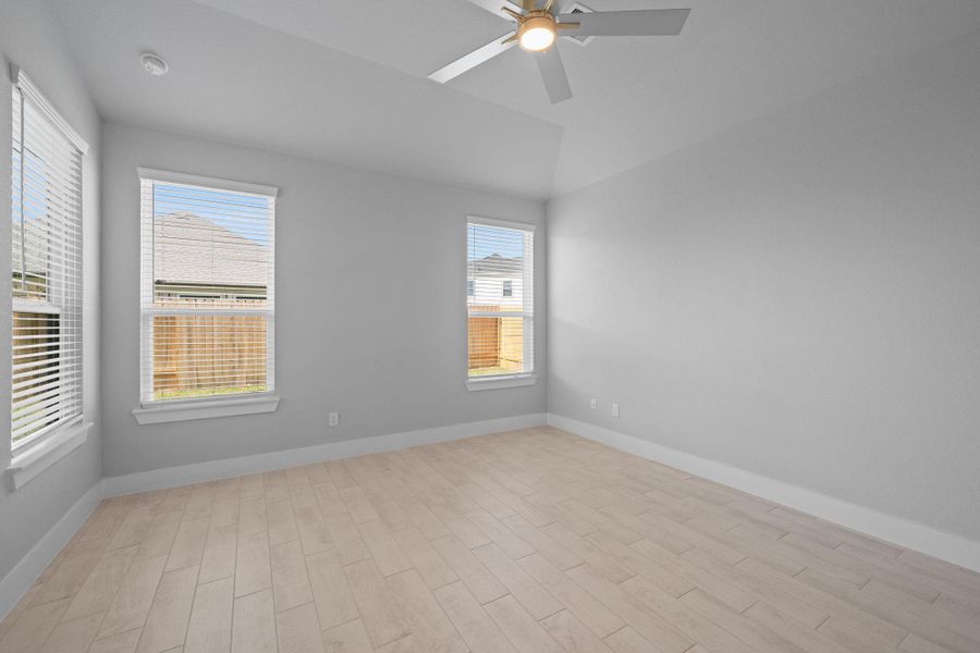 Spacious, unfurnished interior of a new home in Beacon Hill, Waller (Image 11).